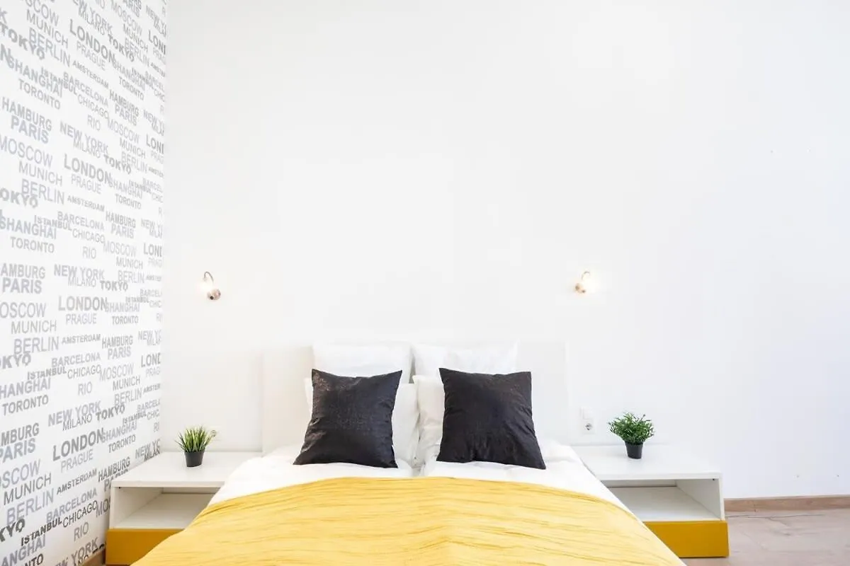 Bright & Large Apartment At Top Location Budapest