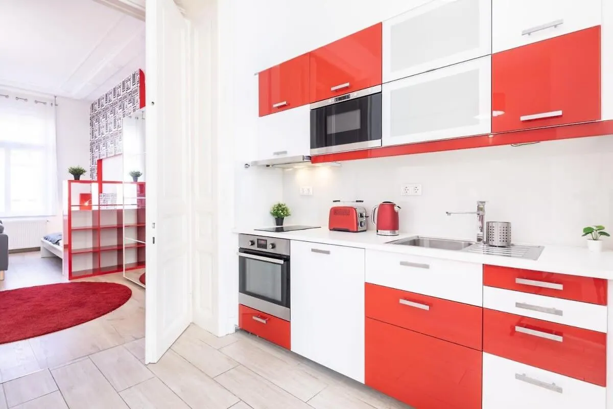 Bright & Large Apartment At Top Location Budapest