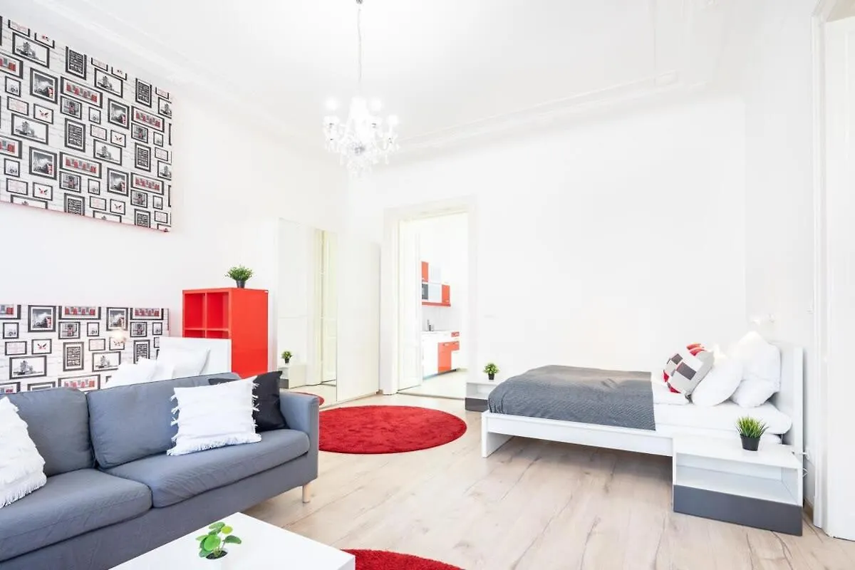 Bright & Large Apartment At Top Location Budapest 0*,