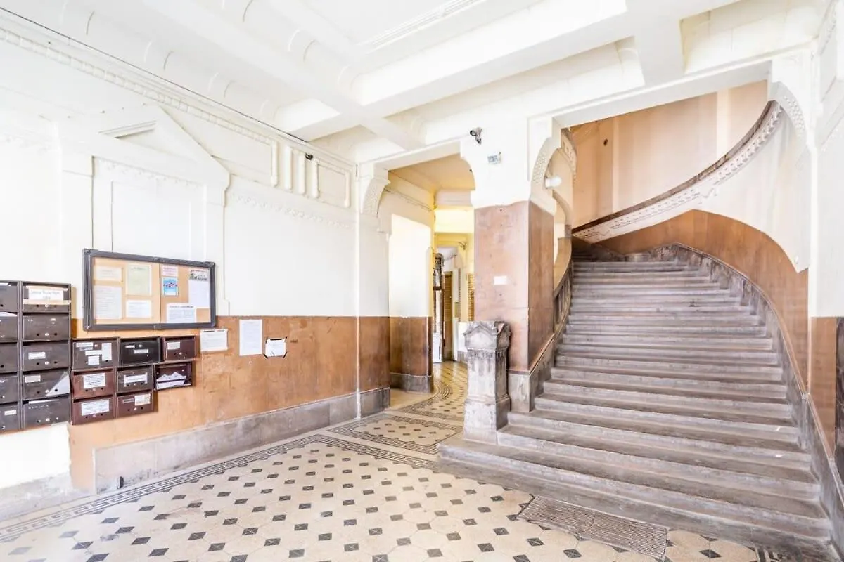 Bright & Large Apartment At Top Location Budapest