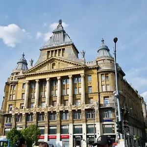 Standard By Hi5 - Anker 1 Budapeşte
